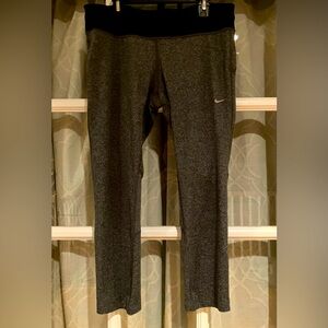Nike Runnings size L 3/4 length running leggings tights yoga pants in dark gray